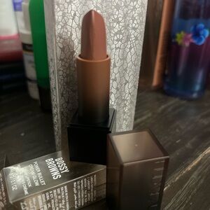 HUDA BEAUTY Bossy Browns Lipstick in hustla medium shade